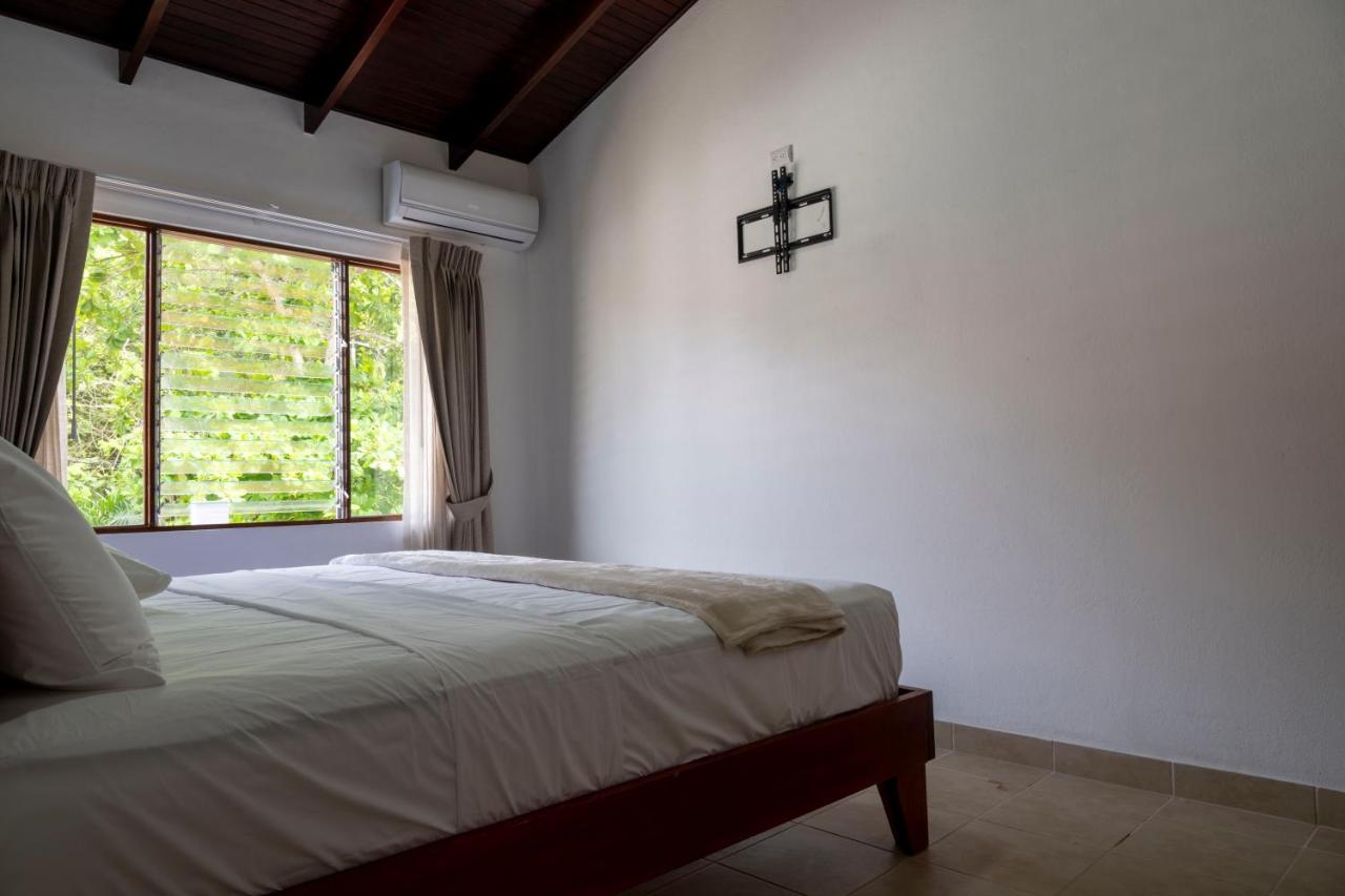 Fuego Del Sol Beachfront Hotel Хако Экстерьер фото