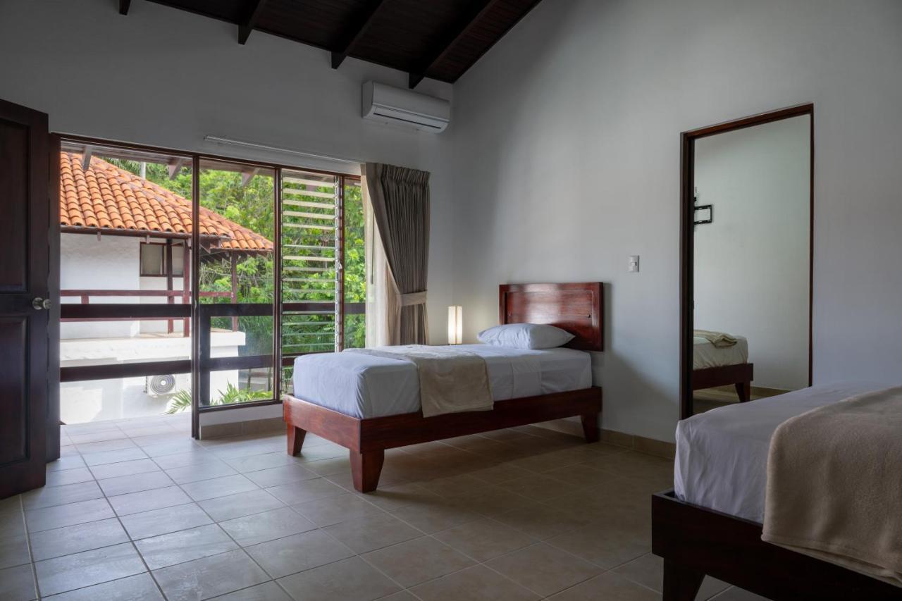 Fuego Del Sol Beachfront Hotel Хако Экстерьер фото