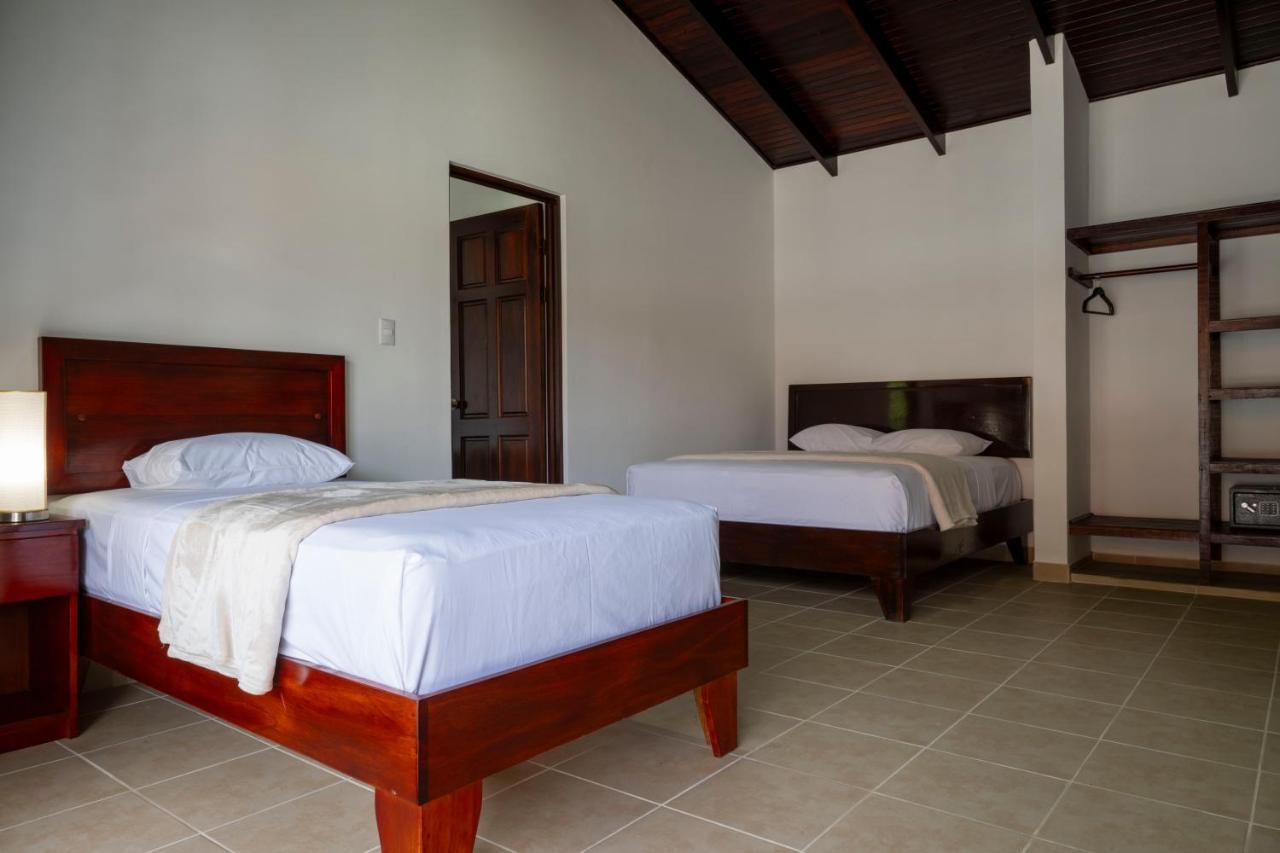 Fuego Del Sol Beachfront Hotel Хако Экстерьер фото