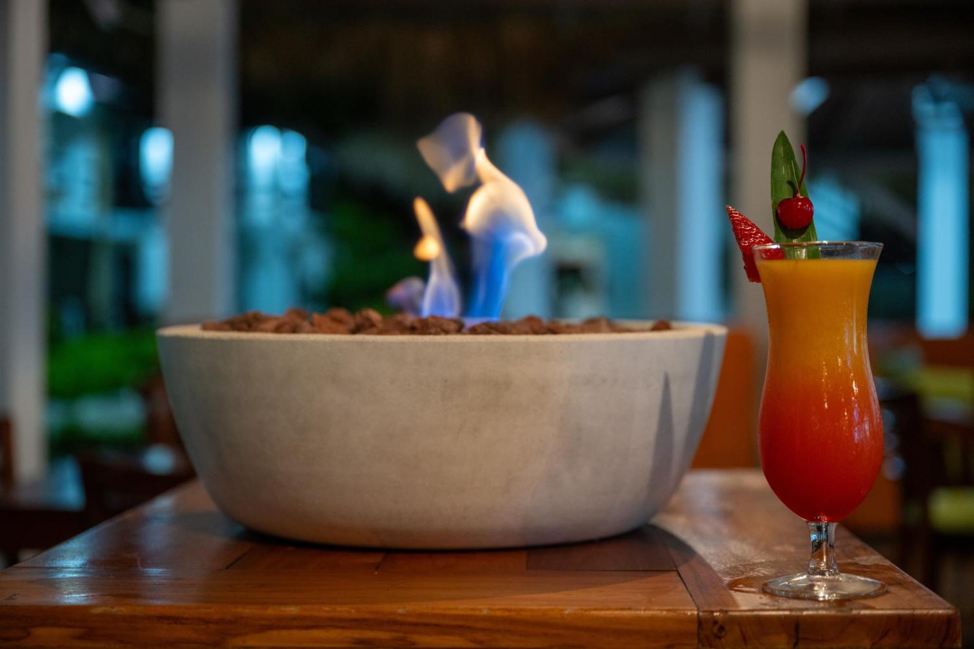 Fuego Del Sol Beachfront Hotel Хако Экстерьер фото
