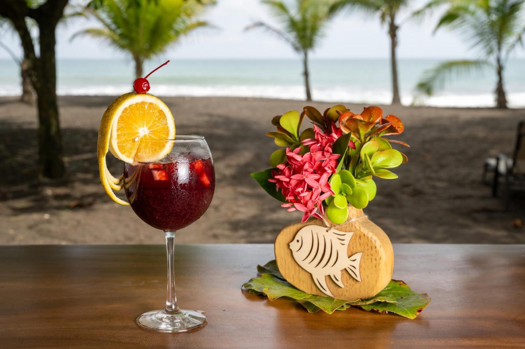 Fuego Del Sol Beachfront Hotel Хако Экстерьер фото