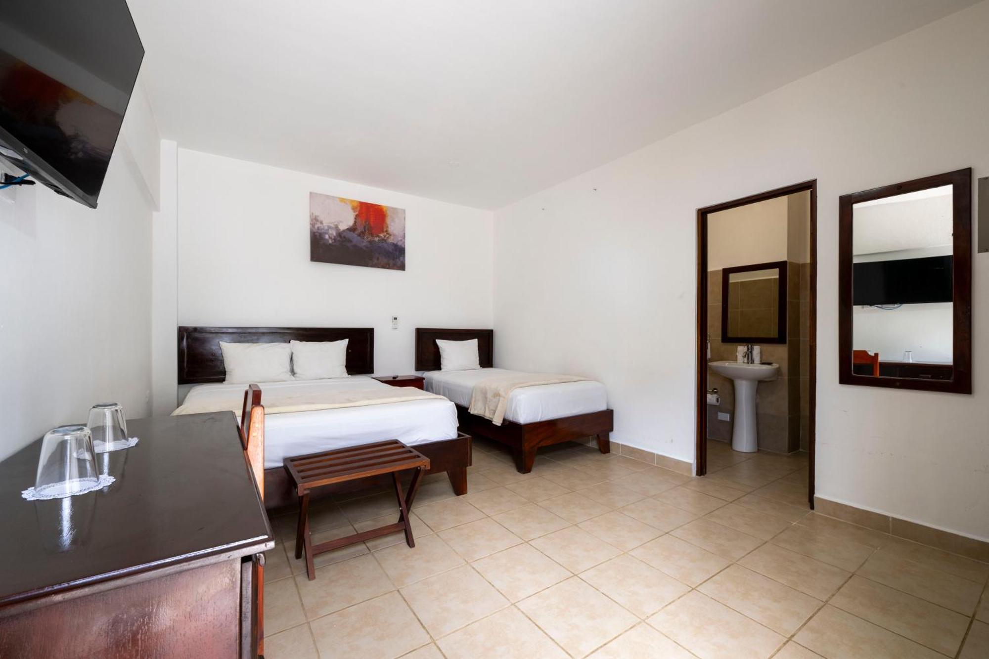 Fuego Del Sol Beachfront Hotel Хако Экстерьер фото